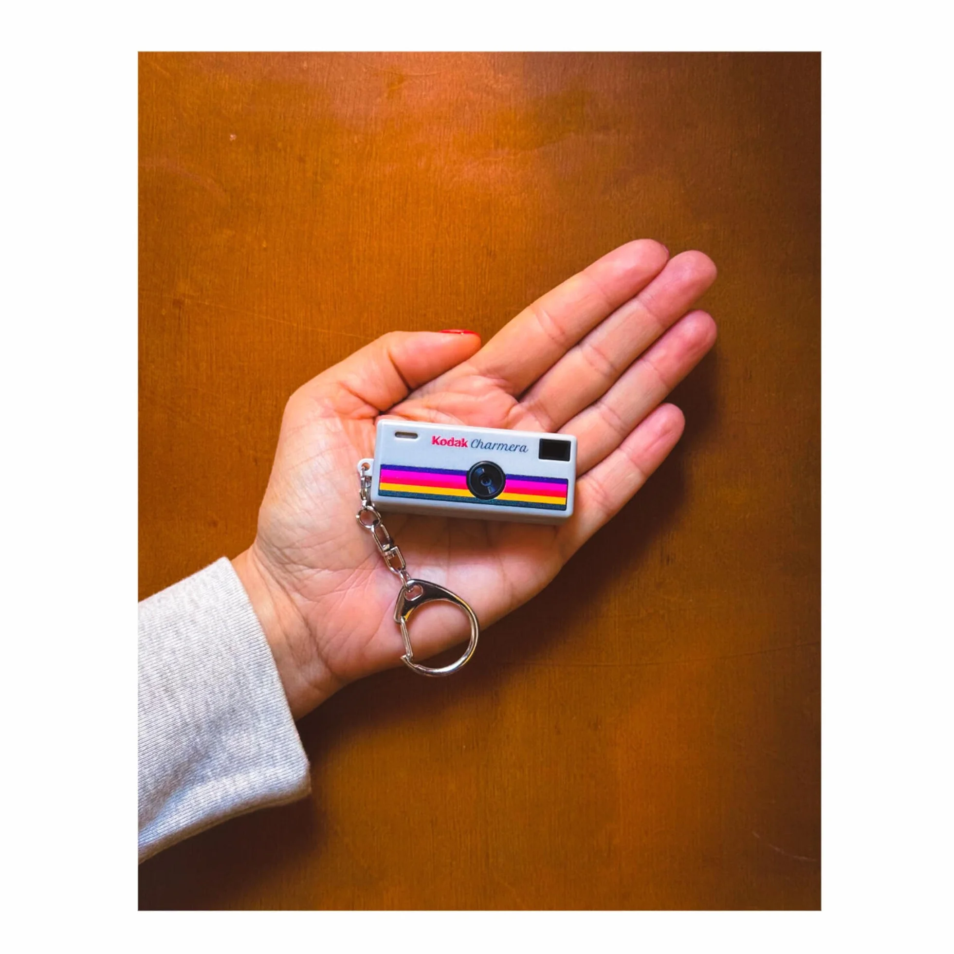 Kodak Charmera - Porte-clés avec appareil photo numérique (boîte aveugle de style aléatoire, appareil unique) avec pack de carte mémoire de 32 Go (2 articles)