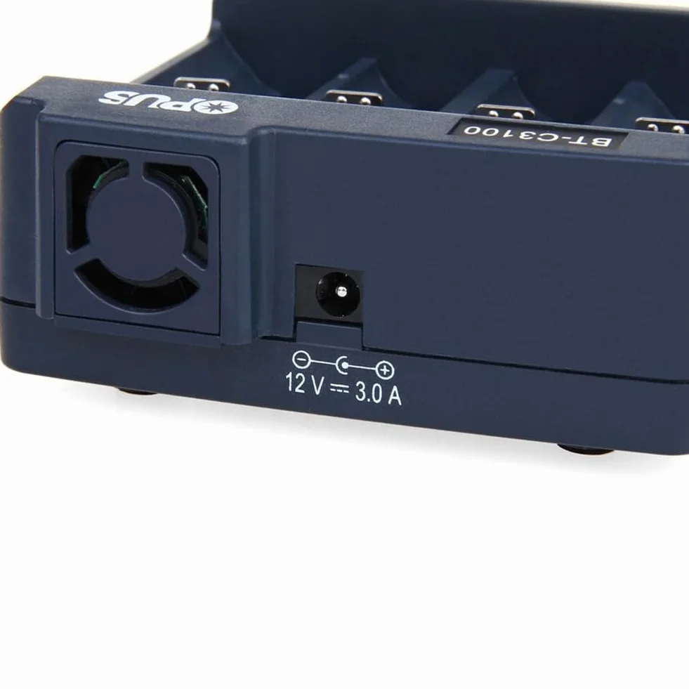 BT-C3100 Adaptateur Universel 4 Emplacements pour Batteries Li-ION Rechargeables EU Plug