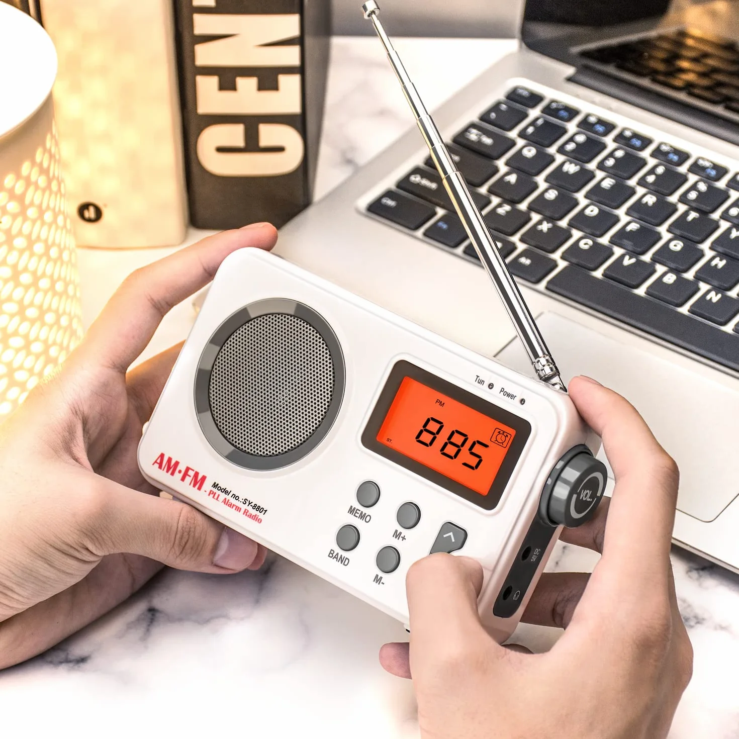 Tendak Petite Radio Portable FM/AM MW Transistor avec Grand écran Réveil Prise Casque